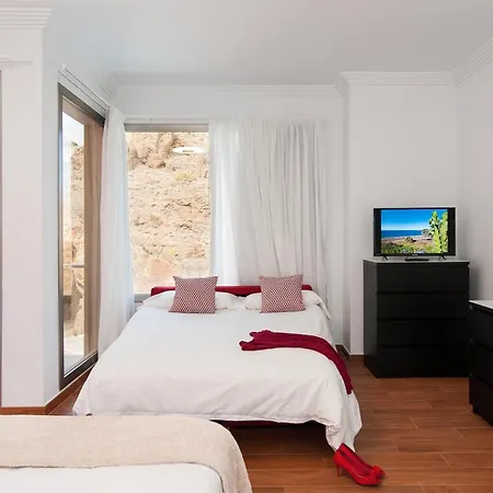 Monte Leon Deluxe Monte Leon, Gran Canaria Luxurious Seclusion Private Heatable Pool Stunning Mountain Views Sleeps Up To 12 Guests Λας Πάλμας ντε Γκραν Κανάρια