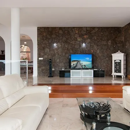 Monte Leon Deluxe Monte Leon, Gran Canaria Luxurious Seclusion Private Heatable Pool Stunning Mountain Views Sleeps Up To 12 Guests * Λας Πάλμας ντε Γκραν Κανάρια