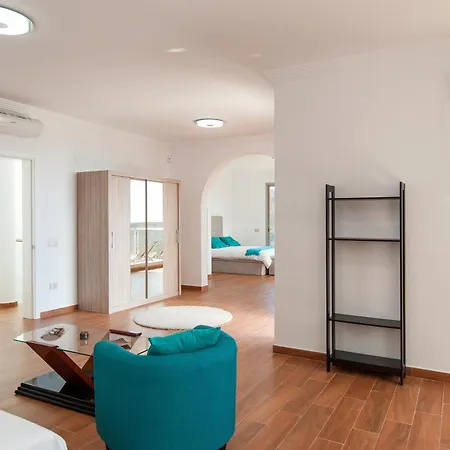 Villa Monte Leon Deluxe Monte Leon, Gran Canaria Luxurious Seclusion Private Heatable Pool Stunning Mountain Views Sleeps Up To 12 Guests Las Palmas de Gran Canaria