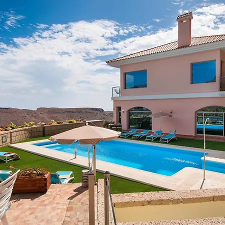 Monte Leon Deluxe Monte Leon, Gran Canaria Luxurious Seclusion Private Heatable Pool Stunning Mountain Views Sleeps Up To 12 Guests * Las Palmas de Gran Canaria
