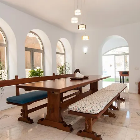 Monte Leon Deluxe Monte Leon, Gran Canaria Luxurious Seclusion Private Heatable Pool Stunning Mountain Views Sleeps Up To 12 Guests *