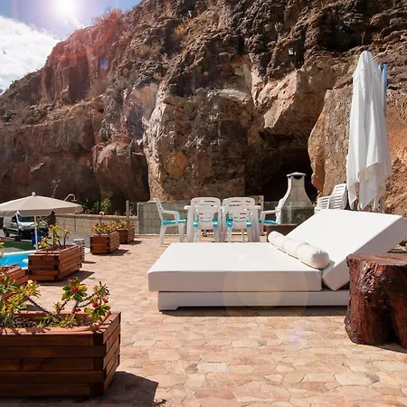 Monte Leon Deluxe Monte Leon, Gran Canaria Luxurious Seclusion Private Heatable Pool Stunning Mountain Views Sleeps Up To 12 Guests Las Palmas de Gran Canaria